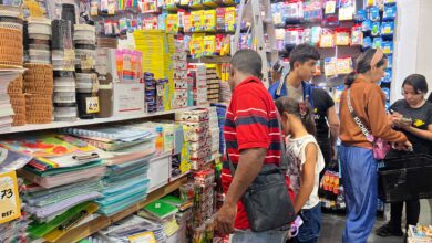 El dilema de los padres: pagar el cierre de curso vs. empezar a reunir para la lista de útiles y uniformes del próximo año