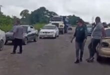 Transportistas de Punceres y Bolívar protestan por el grave deterioro vial de la Troncal 10