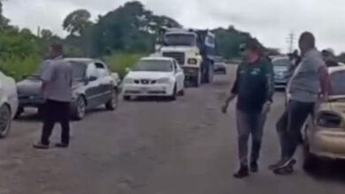 Transportistas de Punceres y Bolívar protestan por el grave deterioro vial de la Troncal 10
