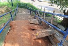 Vecinos de Palo Negro denuncian abandono de obras en las escaleras del sector