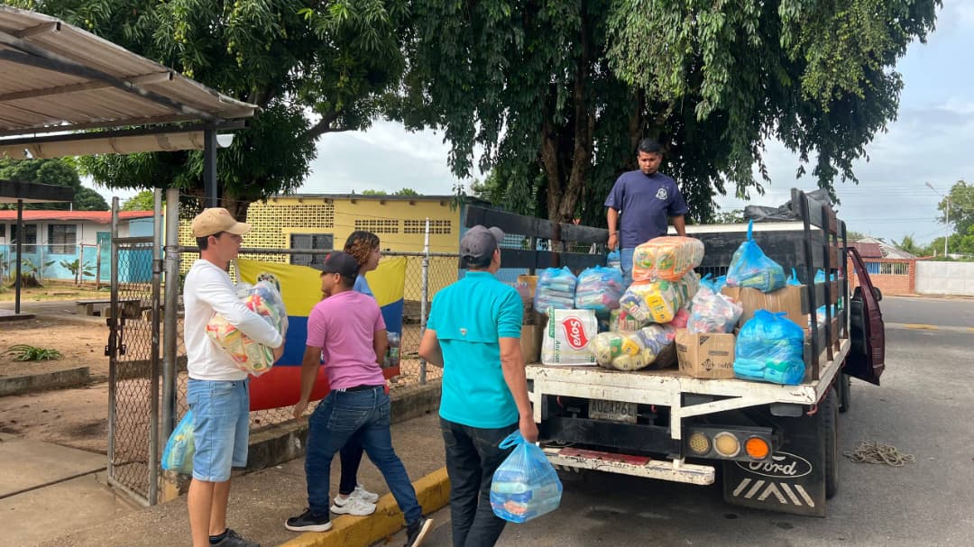 Aguasay envía segundo lote de insumos a las familias afectadas en La Guaira