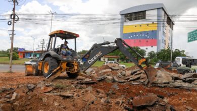 Gobernador Ernesto Luna supervisa construcción del Paseo Las Uvitas
