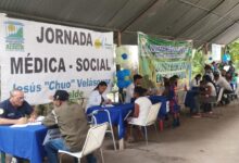 Atienden con medicina, alimentos y uniformes a familias de Miraflores y El Palmar de Brito