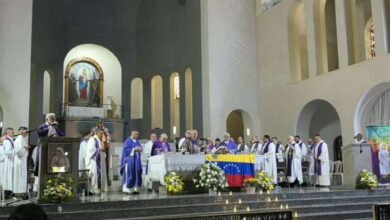 Arquidiócesis de Caracas rinde homenaje a las víctimas a un mes del doble terremoto