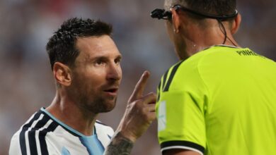 Messi encara al árbitro João Pinheiro: "A mí háblame con bien"