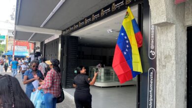 Comercio de Maturín acata duelo nacional por víctimas de la tragedia en La Guaira