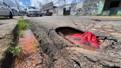 Denuncia masivo bote de aguas blancas en la avenida principal de Boquerón en Maturín