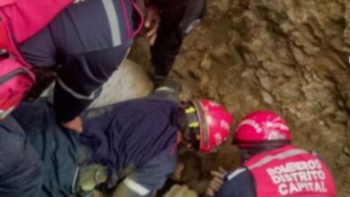 Salvan a un hombre que quedó tapiado tras un alud de tierra