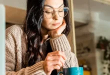 El impacto del uso prolongado de pantallas en la salud ocular y cerebral