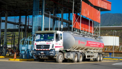 1,5 millones de litros de combustible llegan a La Guaira para los rescates