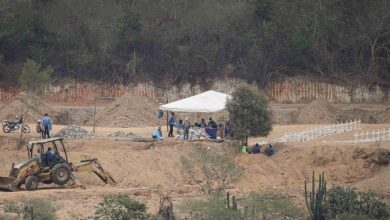 Fiscal General inspecciona cementerio donde entierran víctimas no reclamadas