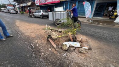 Mega hueco en la avenida principal de Los Guaritos 3 dificulta el tránsito en Maturín