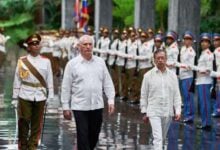 El mandatario colombiano ratificó su respaldo incondicional frente al acoso exterior y marcó distancia de su sucesor, Abelardo de la Espriella.