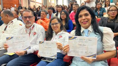 Monagas reconoce en su día a más de 300 licenciados en administración