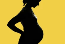 Adolescente de 16 años ocultó su embarazo y dio a luz sola guiándose por tutoriales