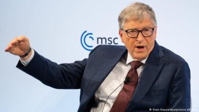 Bill Gates afirma que hasta un 40 % de los empleos deberían ser reservados para humanos frente a la IA
