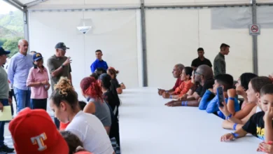 Delcy Rodríguez supervisa operatividad en campamento transitorio del Poliedro de Caracas