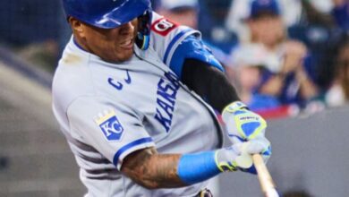Salvador Pérez guía el noveno triunfo consecutivo de los Reales tras vencer a los Azulejos