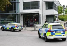 Un hombre con espada hiere a varias personas en una escuela de Suecia