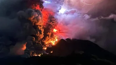 Alerta máxima en Indonesia por erupción simultánea de tres volcanes