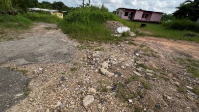 Vecinos de la calle El Yunquer exigen asfaltado y servicios básicos tras décadas de abandono