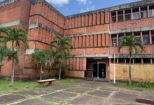Déficit de pupitres, incumplimiento en los laboratorios y cortes eléctricos afectan las actividades académicas en la UDO