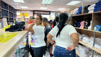 Hasta $70 por estudiante: El sacrificio económico de las familias para el inicio del año escolar
