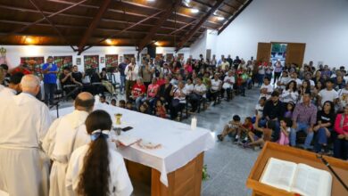 Feligreses de La Gran Victoria celebran reapertura de la iglesia Juan María Vianney