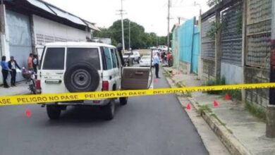 Mecánico es golpeado en la cabeza con una piedra a la salida de un local en Maracay