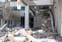 Elevan a 53 los muertos por el potente terremoto que sacudió el este de Indonesia