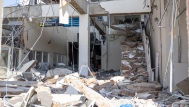 Elevan a 53 los muertos por el potente terremoto que sacudió el este de Indonesia