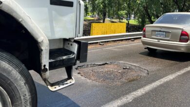 Alerta en la avenida Orinoco: hundimiento de boca de visita pone en riesgo a conductores