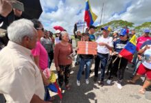 Vecinos de más de 25 urbanismos de la Zona Industrial protestaron por intensos cortes eléctricos