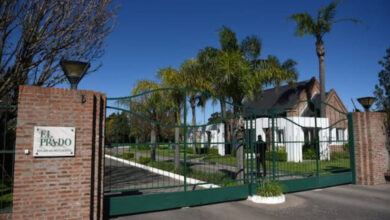 Lionel Messi despide a su padre en Rosario en medio de muestras de afecto del fútbol mundial