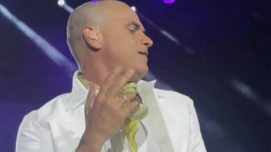 Silvestre Dangond revoluciona la Feria de las Flores tras aparecer completamente calvo en Medellín