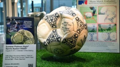 Balón de la «Mano de Dios» de Maradona se subasta por 3,35 millones de dólares