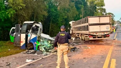 Al menos 23 fallecidos tras colisión entre un camión y un autobús en Brasil