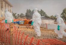 Uganda frena el brote de ébola mientras la crisis se agrava en la RD Congo