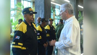 Rinden homenaje en Cuba a equipo de rescatistas por su labor tras terremotos en Venezuela
