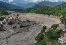 Ascienden a 95 los muertos tras devastadora riada en Nepal