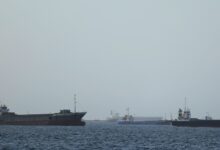 Irán amenaza con paralizar el comercio petrolero en Ormuz si la región apoya las sanciones de EE. UU.