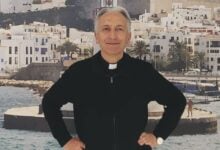Sacerdote logra más de 600 bodas en 15 años uniendo solteros por WhatsApp
