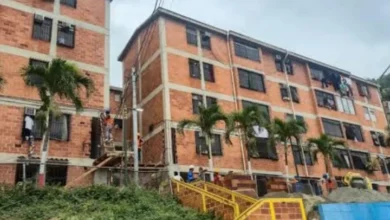 Entregan primeros 60 apartamentos a familias afectadas por los sismos en La Guaira