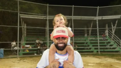 Jay Wheeler corona a su hija Aiunii como "Miss Venezuela" y el video se vuelve viral en redes