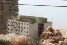 Ministro Cabello supervisa demolición simultánea de dos torres en La Guaira dañadas por los sismos