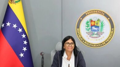 Delcy Rodríguez encabeza reunión de trabajo con gobernadores y alcaldes