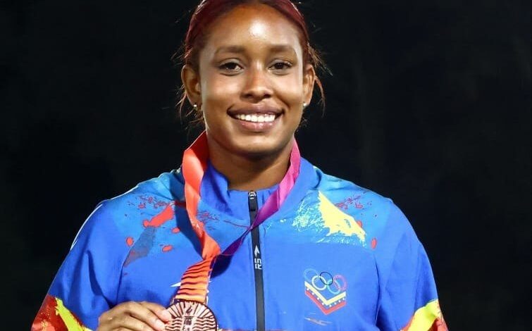 Ottaynis Febres gana bronce en disco en su debut suramericano y le da a Venezuela su medalla 35