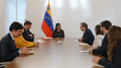 Presidenta (E) Delcy Rodríguez recibe a altos representantes de Human Rights Watch en Caracas