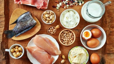 ¿Cuánta proteína necesitas realmente y hace falta comer carne para obtenerla? La ciencia responde