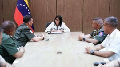 Presidenta (E) Delcy Rodríguez evalúa junto a la FANB el plan energético y emergencias por lluvias
